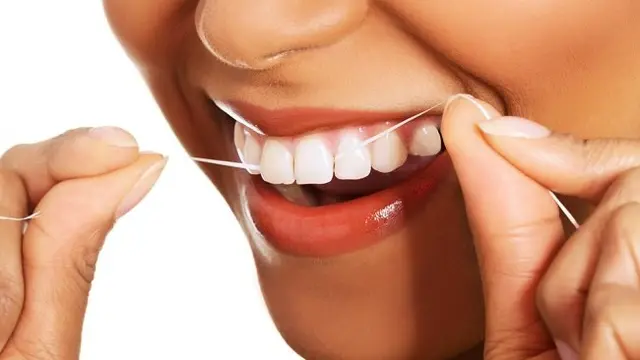 ilustrasi cara membersihkan karang gigi/pixabay