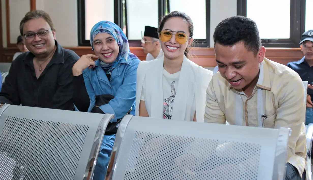 Roby Geisha dan Cinta Ratu Nansya