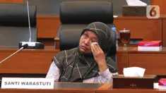 Santi Warastuti, orang tua dari anak yang mengalami penyakit Cerebral Palsy (CP) menghadiri rapat dengar pendapat umum (RDPU) dengan Komisi III DPR RI di  Kompleks Parlemen, Senayan, Jakarta, Kamis (30/6/2022). Rapat guna membahas mengenai legalisasi ganja untuk kebutuhan medis. (Liputan6.com/Angga Yuniar)