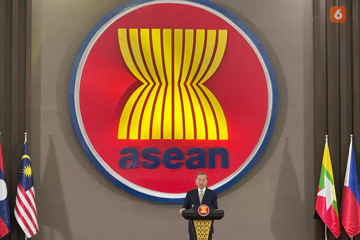 Sekretaris Jenderal Komite Sentral Partai Komunis Viet Nam (PKV), To Lam saat berkunjung ke Kantor Sekretariat ASEAN, Senin (10/3/2025). (Liputan6.com/Benedikta Miranti)