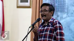 Calon Wagub DKI Jakarta, Djarot Saiful Hidayat memberikan sambutan saat menghadiri deklarasi Relawan Matahari di Jakarta, Minggu (13/11). Deklarasi tersebut sebagai dukungan untuk Ahok dan Djarot di Pilkada DKI 2017. (Liputan6.com/Faizal Fanani)