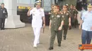 Citizen6,Jakarta:Panglima TNI Laksamana TNI Agus Suhartono, S.E, menerima kunjungan Panglima Angkatan Bersenjata Laos, MG. Sanyahak Phomvihane dan Panglima Angkatan Bersenjata Vietnam LTG Do Ba Ty, di Mabes TNI Cilangkap, Jakarta Timur, Rabu (30/3).(BBB)
