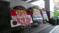 Pelantikan Ahok, Karangan Bunga dan Nasi Tumpeng Berdatangan