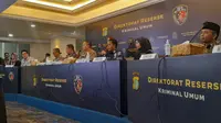 Polda Metro Jaya menggelar konferensi pers terkait kasus penembakan Gedung MUI, Jakarta Pusat, Jumat (5/5/2023). (Liputan6.com/Ady Anugrahadi)
