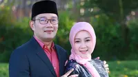 Ridwan Kamil dan keluarga saat merayakan Idul Fitri. (dok. Instagram @ataliapr/https://wwwhttps://www.instagram.com/p/CAj4O7Wnjrl/Putu Elmira)