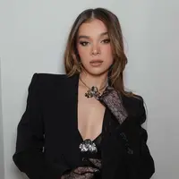 Hailee Steinfeld dipercaya untuk menjadi pengisi suara karakter komik Marvel Spider-Woman [instagram/haileesteinfeld]
