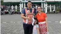 GKR Bendara bersama suami dan anaknya. (dok.Instagram @gkrbendara/https://www.instagram.com/p/BuieVhVhbcn/Henry