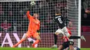 Tujuh gol kemenangan Arsenal masing-masing dicetak Jurrien Timber, Ethan Nwaneri, Mikel Merino, Martin Odegaard (2 gol), Leandro Trossard, dan Riccardo Calafiori. PSV sempat memperkecil ketinggalan lewat penalti Noa Lang. (AP Photo/Peter Dejong)