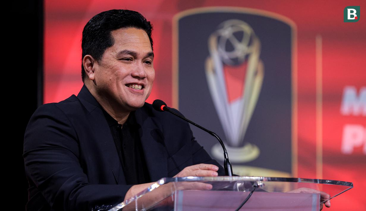 Ketua Umum PSSI, Erick Thohir memberikan sambutan dalam acara Malam Penutupan Piala Presiden 2025 di Studio 8 SCTV Tower, Senayan City, Minggu (12/04/2026) malam WIB. (Bola.com/Bagaskara Lazuardi)