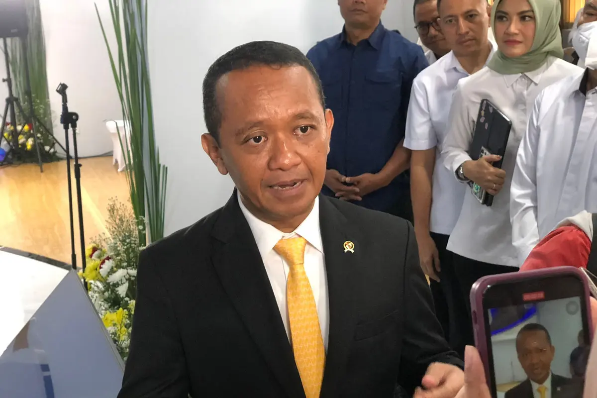 Menteri Investasi Bahlil Lahadalia mengaku enggak menyebut nama Tom Lembong dalam paparan realisasi investasi Indonesia