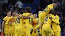 <p>Para pemain Barcelona melakukan selebrasi usai pertandingan sepak bola La Liga Spanyol antara Espanyol dan Barcelona di Stadion RCDE, Barcelona, Spanyol, Minggu (14/5/2023). (AP Photo/Joan Monfort)</p>
