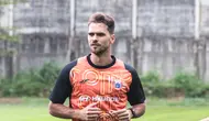 Pemain asing baru Persija Jakarta, Paulo Ricardo pada sesi latihan i Persija Training Ground, Depok, pada Senin (2/2/2026) sore WIB sebagai persiapan untuk melawan Arema FC. (Bola.com/Nur Iman Ali)