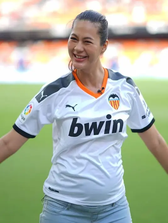 Baim Wong juga tengah menanti anak pertama. Paula Verhoeven kini tengah hamil anak pertamanya. Usia kandungannya jalan empat bulan. Belum lama ini, pasangan ini tengah babymoon ke Spanyol. (instagram/baimwong)