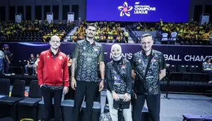 Toiran Gonzales Reidel (kedua dari kiri), ditunjuk PBSI menjadi pelatih sementara Timnas Voli Putra Indonesia yang bakal berlaga di AVC Men's Cup 2026. (Bola.com/PBVSI)
