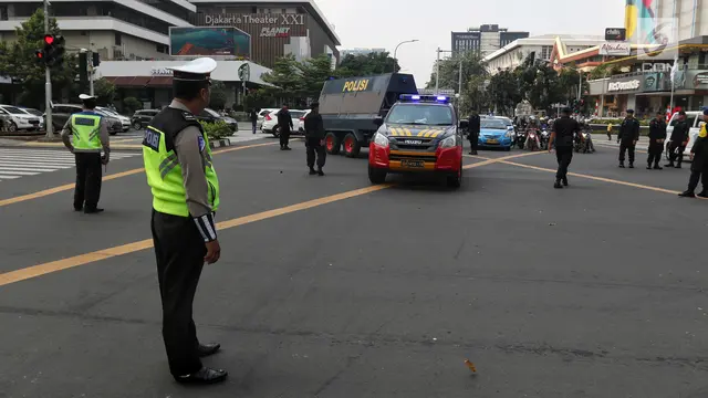 Kawat Berduri di Gedung Bawaslu