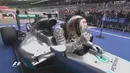 Ekspresi pebalap Mercedes, Lewis Hamilton, setelah finis pertama balapan F1 GP Austria di Sirkuit Red Bull Ring, Austria, Minggu (3/7/2016). (Bola.com/Twitter/F1)