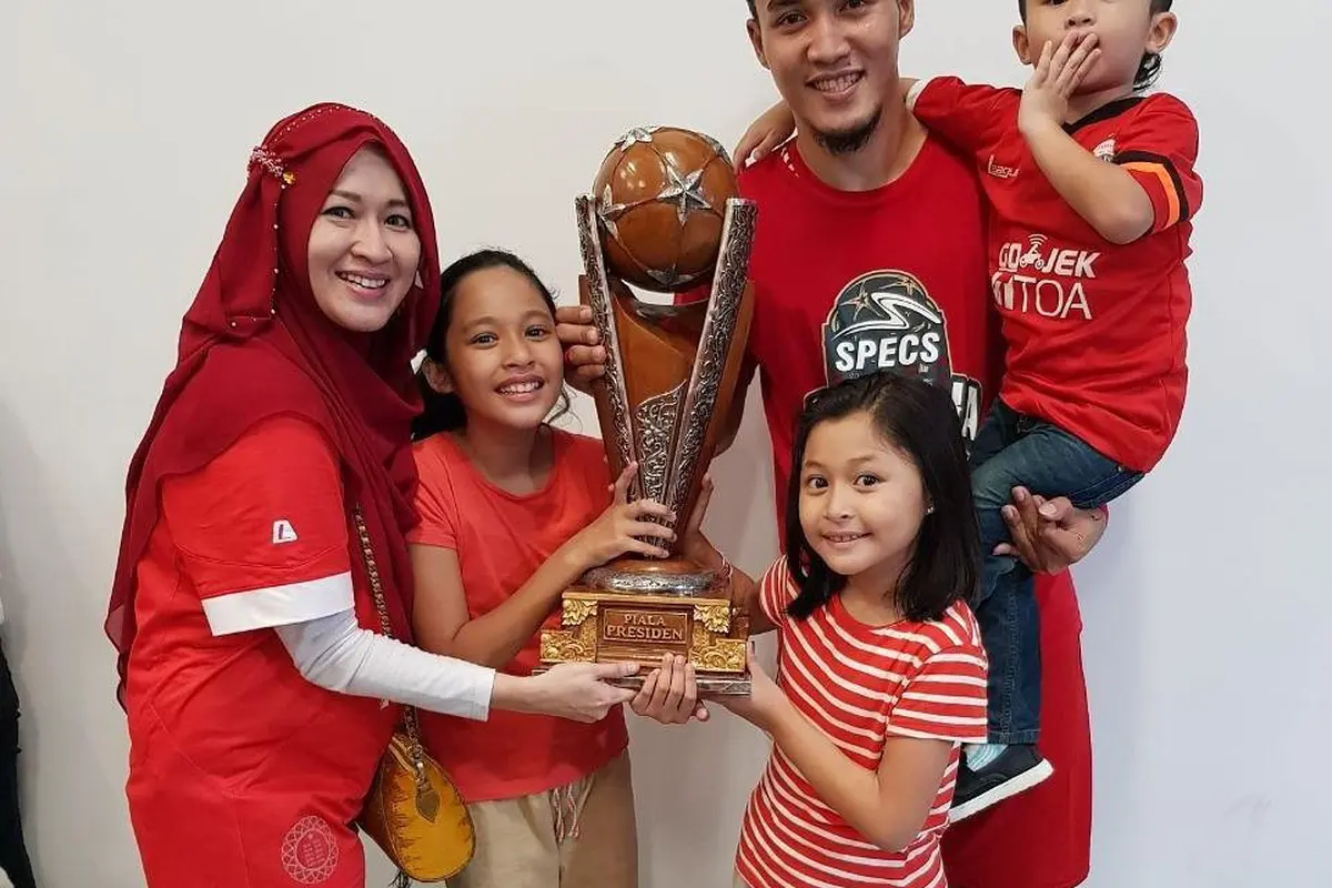[Bintang] Okie Agustina dan Gunawan