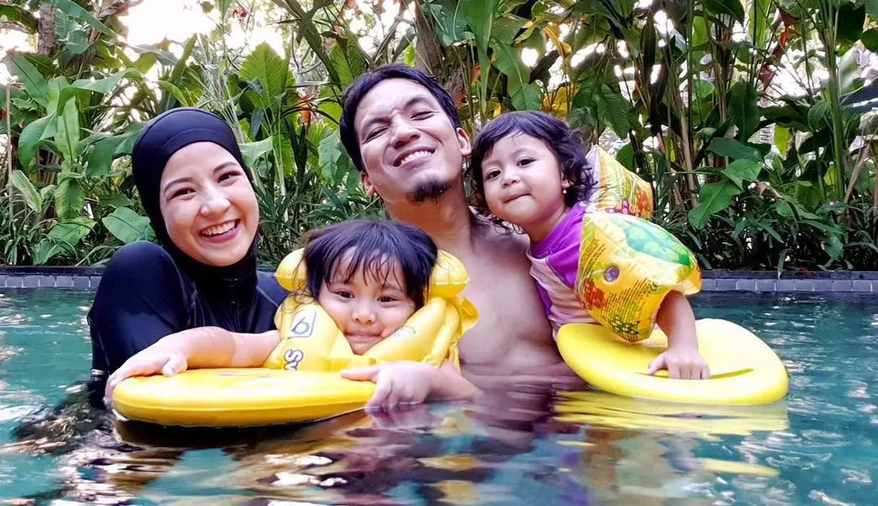 (Instagram/desta80s)