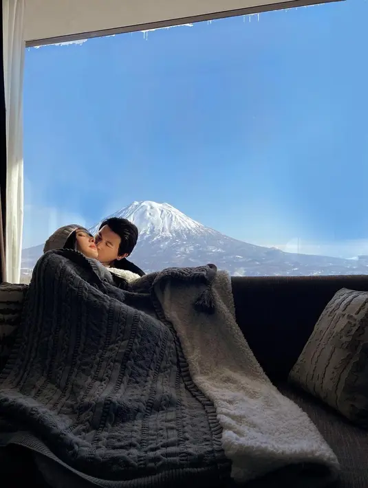 Syahrini dan Reino Barack (Instagram/princessyahrini)