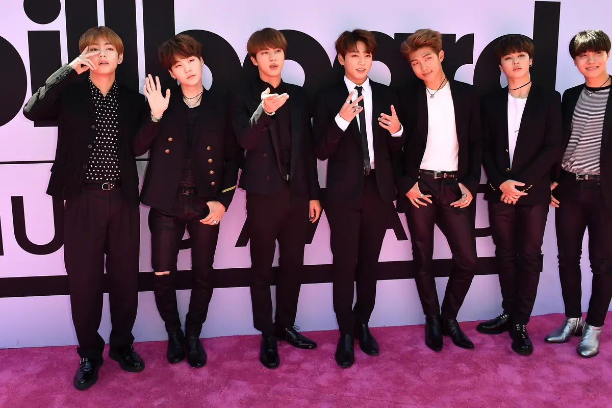 [Bintang] Simak Aksi Keren BTS di Video Dance Not Today