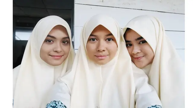 Beda Penampilan 5 Pemeran Film Cahaya Cinta Pesantren Kini Vs Dulu