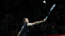 Aksi tunggal putri andalan Indonesia, Putri Kusuma Wardani pada pertandingan melawan wakil Taiwan, Sung Shuo Yun dalam babak 32 besar Indonesia Masters 2026 di Istora Senayan, Jakarta pada Rabu (21/01/2026). (Bola.com/Abdul Aziz)