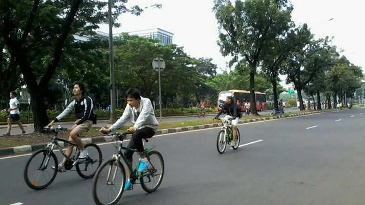 Asiknya Olahraga Pagi di Kawasan Car Free Day