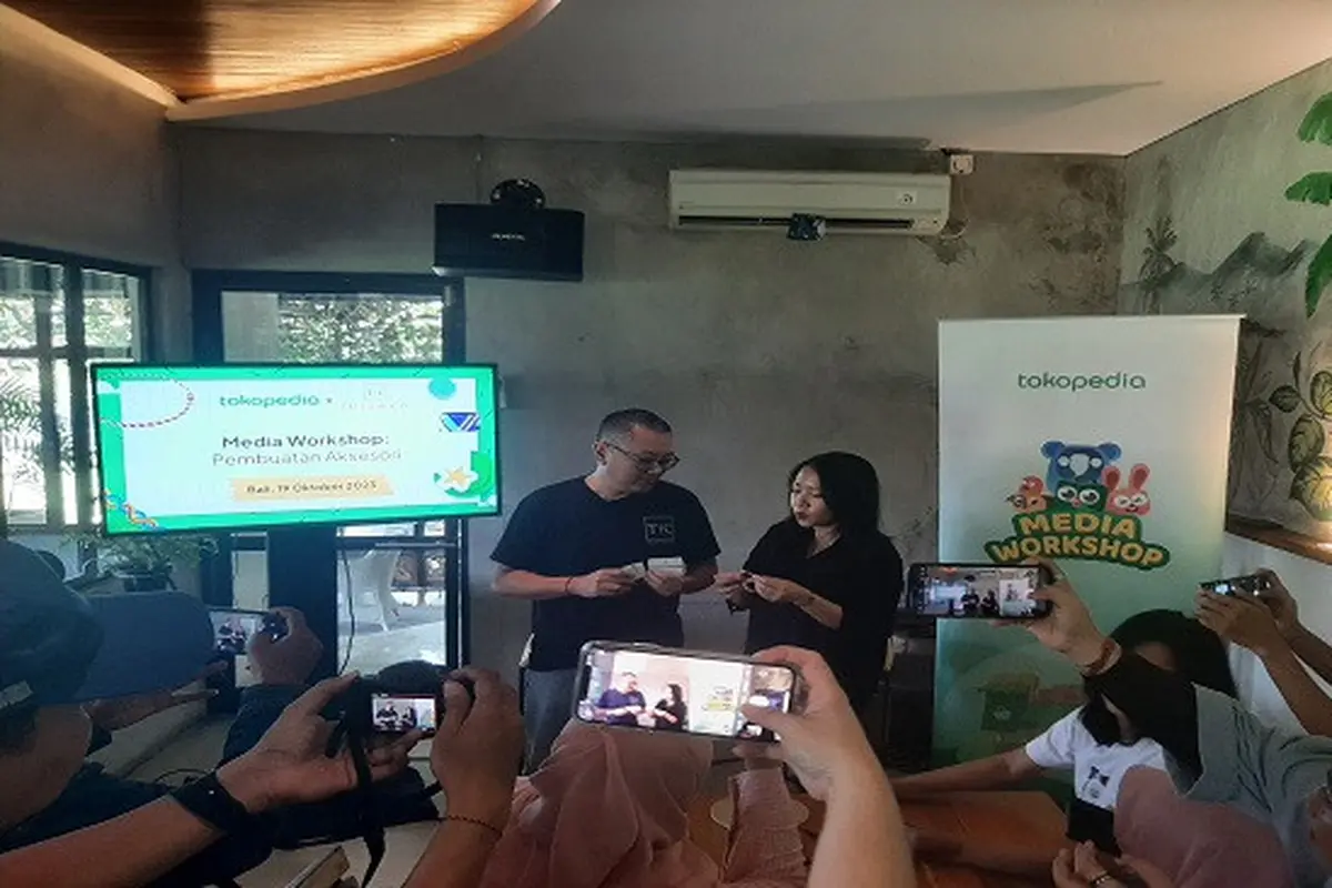 Co Founder Tutu and Co, Wiko Wikarta dan Kepala Divisi Komunikasi Tokopedia, Antonia Adega saat Media Workshop Bersama Pelaku Usaha Tokopedia, Bali, Kamis (19/10/2023).