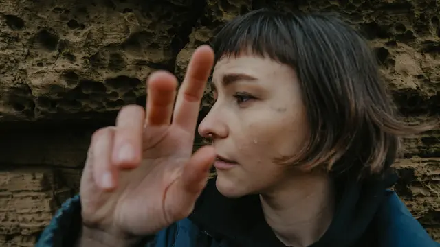 Ilustrasi menangis dan air mata