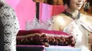 Mahkota Miss Grand Indonesia 2018 diperlihatkan pada gelaran Welcome Dinner di Jakarta, Rabu (11/7). Mahkota itu persembahan Passion Jewelry terdiri dari 7640 butir Berlian dan Ruby dengan total 71 karat senilai Rp3 miliar. (Liputan6.com/Faizal Fanani)