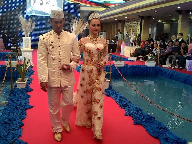 Wedding Expo Di Bogor Tampilkan Baju Pengantin Berbatu Akik Lifestyle Liputan6 Com