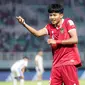 Selebrasi pemain Timnas Indonesia U-17, Arkhan Kaka setelah mencetak gol penyeimbang 1-1 ke gawang Timnas Panama U-17 lewat sundulan kepala pada laga kedua Grup A Piala Dunia U-17 2023 di Stadion Gelora Bung Tomo (GBT), Surabaya, Senin (13/11/2023). (Bola.com/Bagaskara Lazuardi)