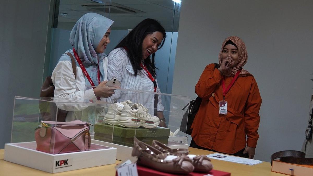 KPK Lelang 25 Lot Barang Rampasan Koruptor, Nilai Capai Rp26,2 Miliar