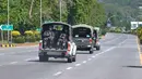 Sebagai informasi, delegasi Iran dilaporkan telah tiba di Pakistan dengan pengawalan ketat. Tampak dalam foto, tentara paramiliter berpatroli untuk memastikan keamanan menjelang kemungkinan negosiasi antara Amerika Serikat dan Iran di ibu kota Pakistan, Islamabad, Jumat 10 April 2026. (AP Photo/Anjum Naveed)