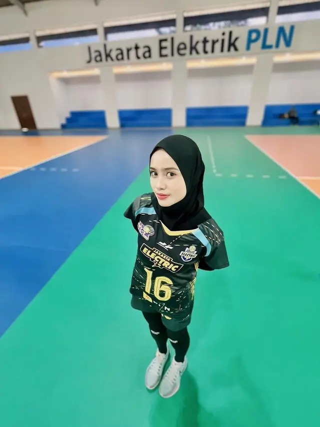 Wahida Muntaza Pemain Voli Jakarta Electric PLN. [@tasyawma]