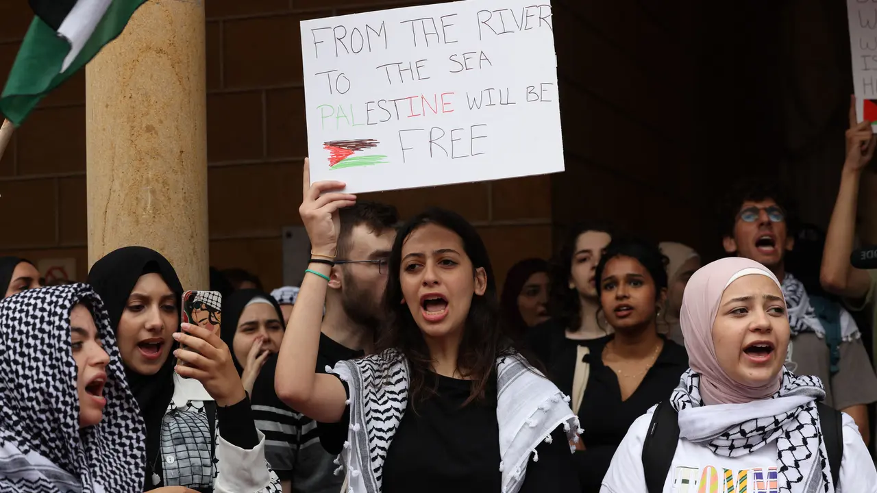 Makin Meluas, Mahasiswa Pro-Palestina Berunjuk Rasa di Kampus American University of Beirut