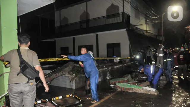 Kondisi MTsN 19 Roboh Diterjang Banjir, 3 Siswa Tewas