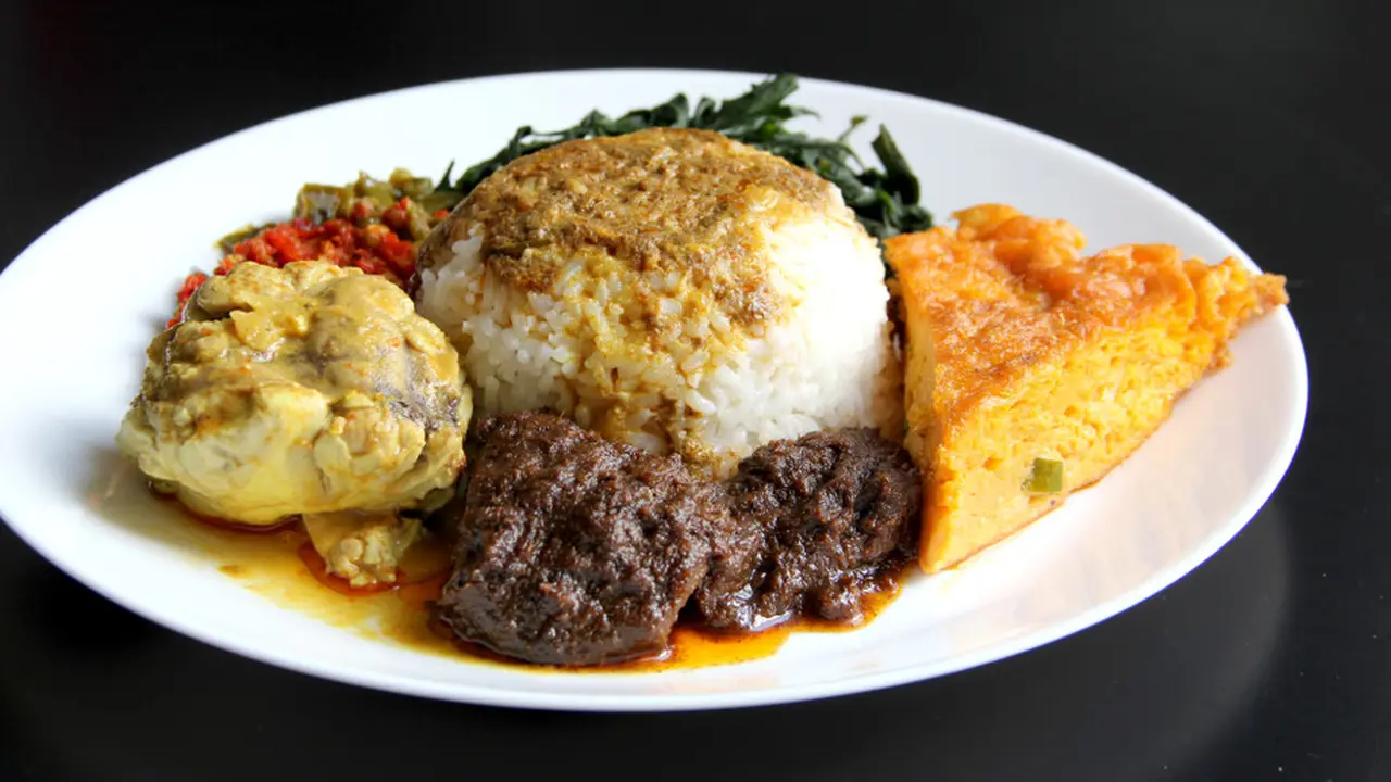 Doyan Makan Nasi Padang? Ketahui Risiko Kesehatan yang Bisa Dialami