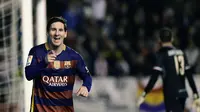 Lionel Messi mencetak hat-trick saat membawa Barcelona menang 5-1 atas Rayo Vallecano pada laga La Liga, di Estadio del Rayo Vallecano, Madrid, Jumat (4/3/2016) dini hari WIB. (AFP/Pierre-Philippe Marcou)