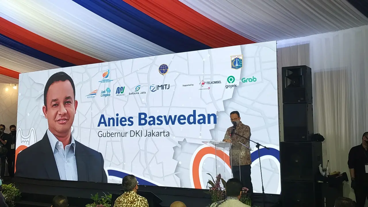 Menteri BUMN Erick Thohir, Menteri Perhubungan (Menhub) Budi Karya Sumadi, dan Gubernur DKI Jakarta Anies Baswedan meresmikan kawasan hasil penataan 4 stasiun terpadu di Stasiun Tanah Abang, Jakarta Pusat, Rabu (17/6/2020).