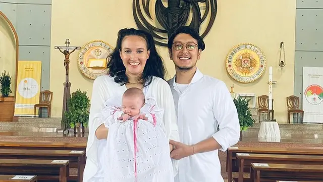 Keluarga Nadine Chandrawinata - Dimas Anggara. (Instagram/ https://www.instagram.com/nadinelist/)