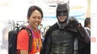 aksi superhero Amerika Batman satroni ICE, BSD City, Tangerang, yang jadi panggung GIIAS 2015 sukses menuai perhatian pengunjung.