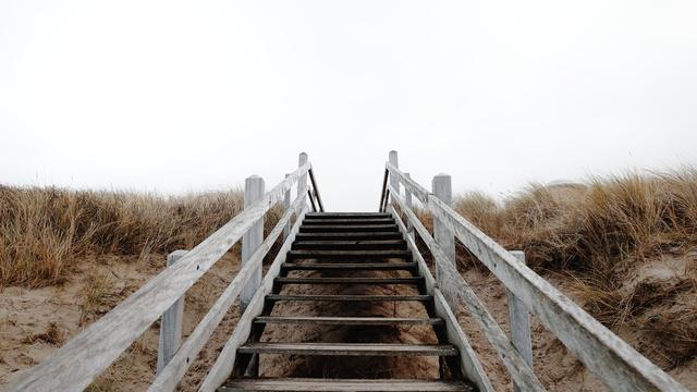 Ilustrasi mimpi, naik tangga