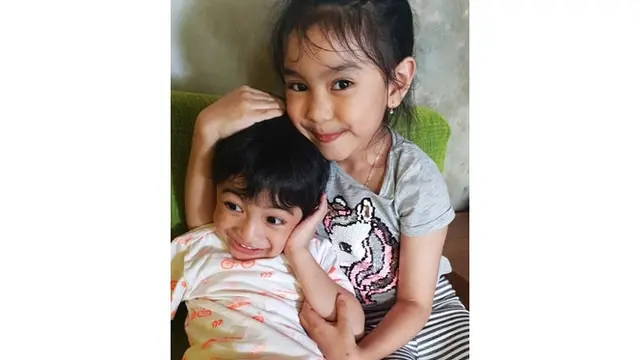 6 Momen Kompak Jan Ethes Bareng Saafia Sepupu Dekatnya, Sibling Goals