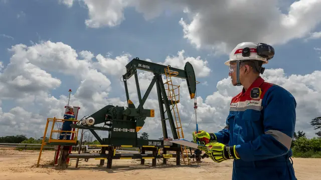 Pekerja Pertamina. PT Pertamina Hulu Rokan (PHR) berhasil mengebor sumur infill Menggala South-21 di Wilayah Kerja (WK) Rokan. Dok