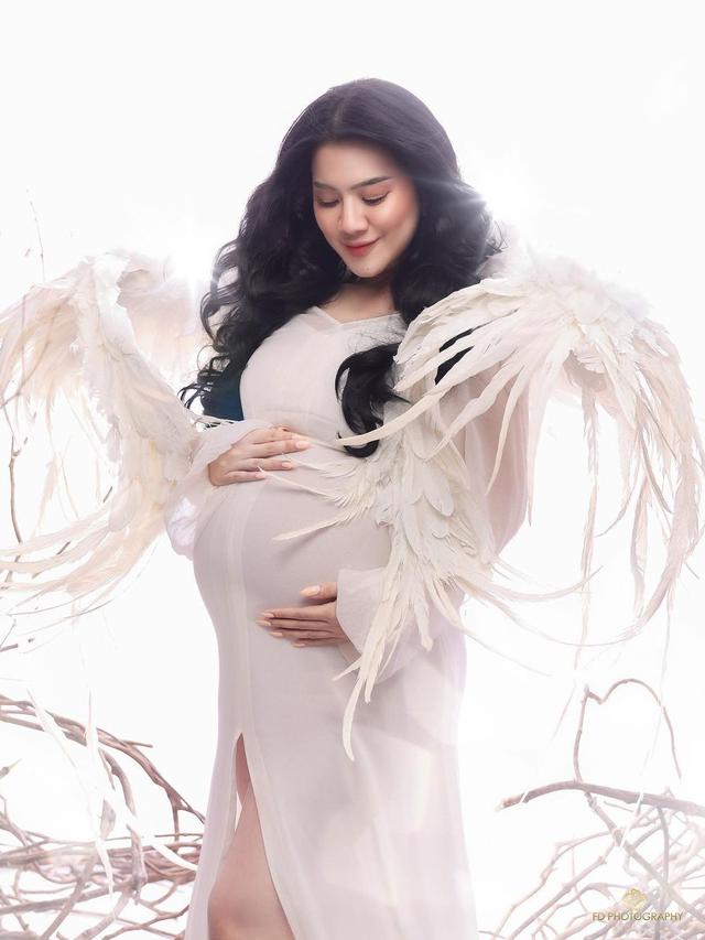 Pesona 11 Seleb saat Pamer Baby Bump, Jadi Ibu Hamil Hits