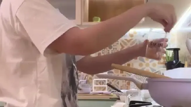 Momong Baby R, Begini Pesona Reino Barrack saat Gendong Anak Saat Berlibur Ke Jepang