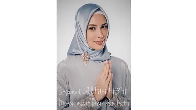 6 Seleb Cantik Usia di Atas 45 Tahun Saat Pakai Hijab, Semakin Menawan