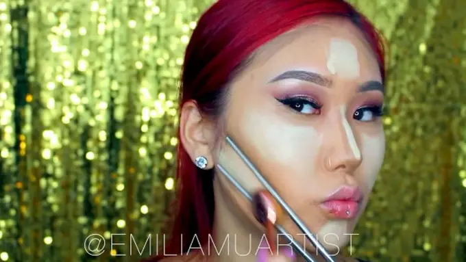 Canggih, Sumpit Bisa Jadi Alat Bantu Makeup