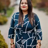 Model Tunik Batik untuk Orang Gemuk agar Terlihat Langsing (Credit: ASphotofamily/freepik)